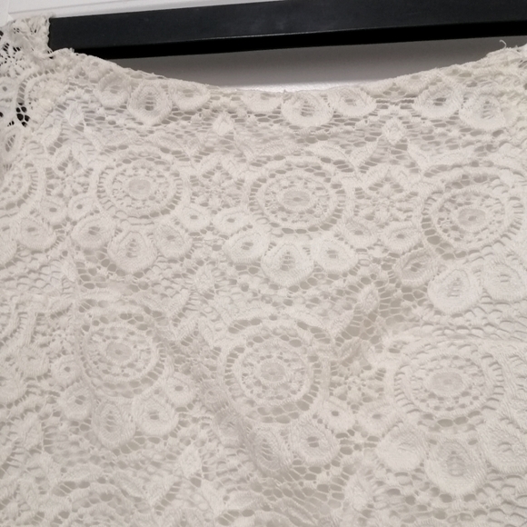 Lacy white blouse - Picture 2 of 4